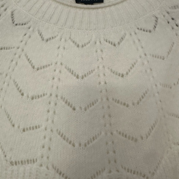Talbots Pointelle Yoke Mockneck Sweater Size Medium - Picture 4 of 7